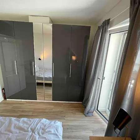 Modern Roof Terrace Apartment Düsseldorf